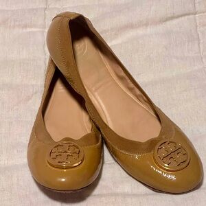 Tory Burch Jolie Ballet Flat - elastic patent leather
